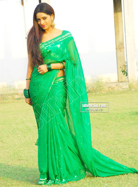 Actress Udaya BHanu in Green Saree Pics