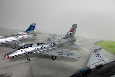 1/144 North American F-100 Super Sabre diecast metal aircraft miniature