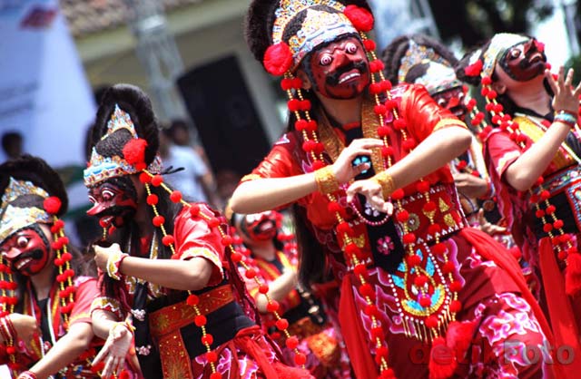 KEBUDAYAAN DAN KESENIAN DARI DAERAH INDRAMAYU