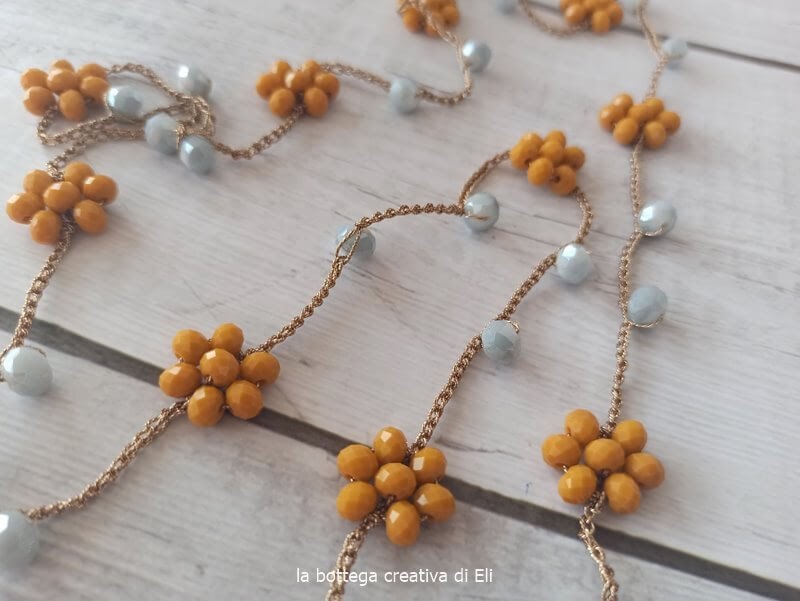 collana alice all'uncinetto con filato gioiello luce fili e forme 