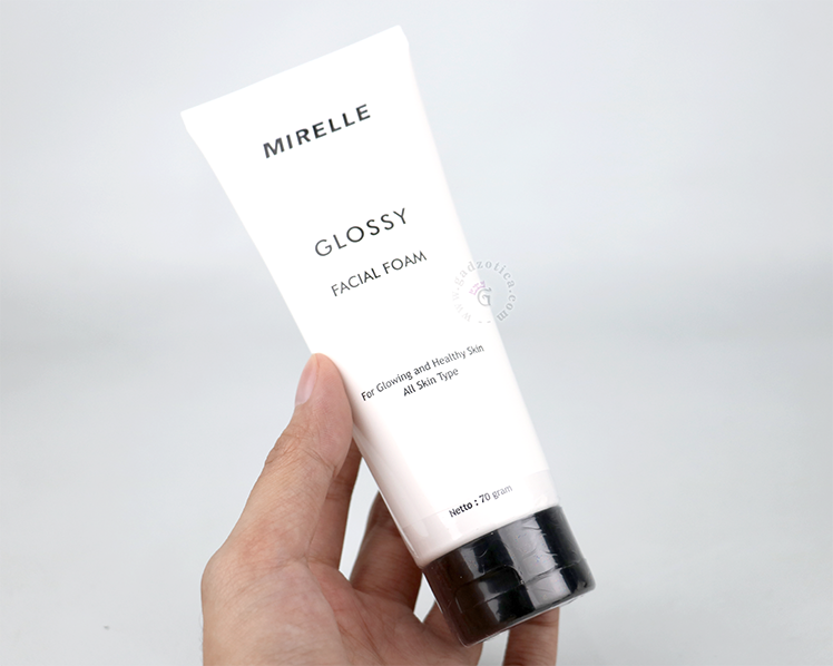Review Mirelle Glossy Facial Foam