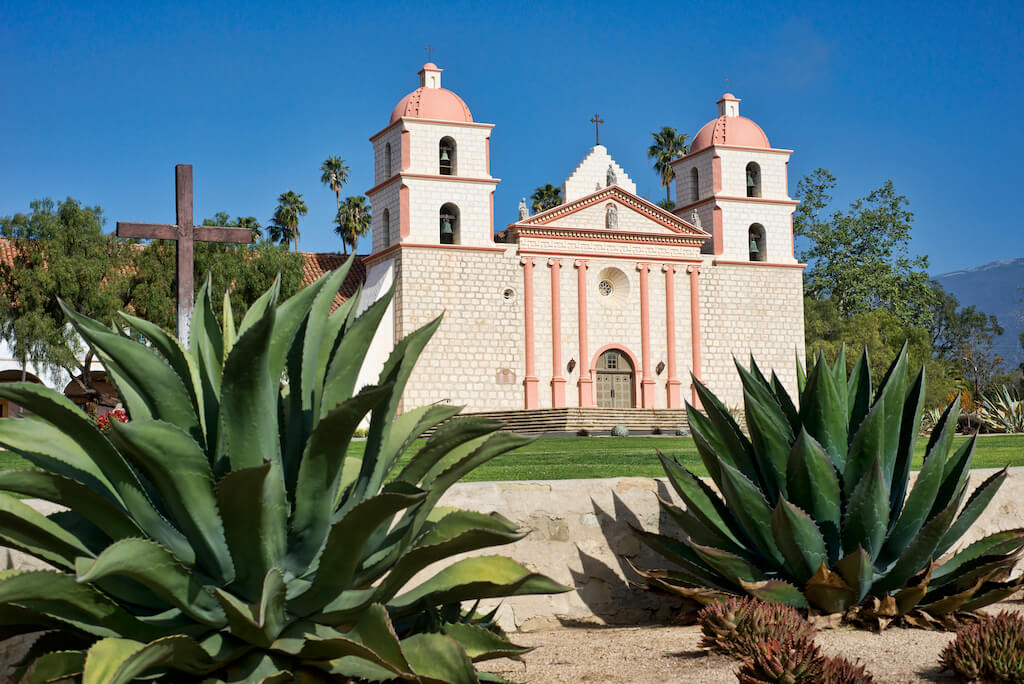 Santa Barbara : 28+ Best beautiful places to visit in may in usa 2023