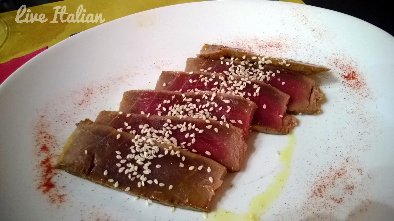 Tonno Tataki con semi di sesamo