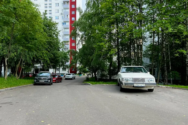 Голубинская улица, Вильнюсская улица, дворы