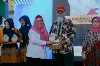 Pemkab Gresik Penyerahan Penghargaan Para Juara Lomba