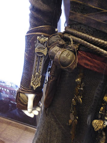 Assassins Creed Aguilar wrist gauntlet detail