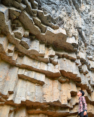 Pesona Batu Dinding Kilo Tiga - Amurang, Minahasa Selatan | CatatanBryant.com