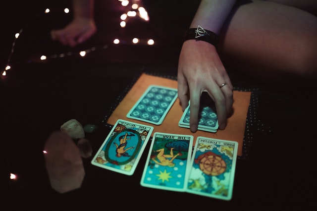 Tarot mesa lectura cartas