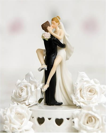 28 Strange Wedding Cake Toppers