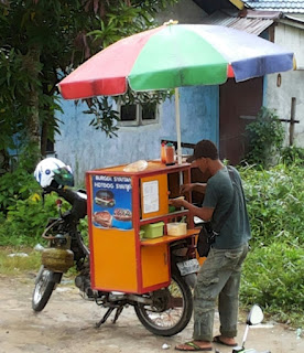 Gerobak mengandalkan motor