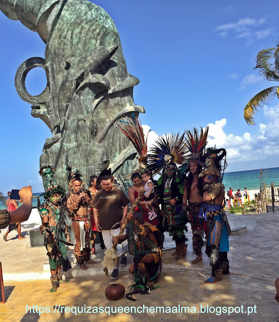 Playa del Carmen, show ao vivo a Dança dos Voadores.