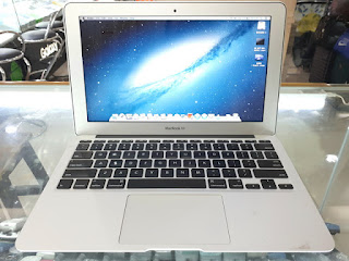 MacBook Air A1370 Mid 2011 11inch Core i5 1.6GHz RAM 4GB SSD 128GB Seken