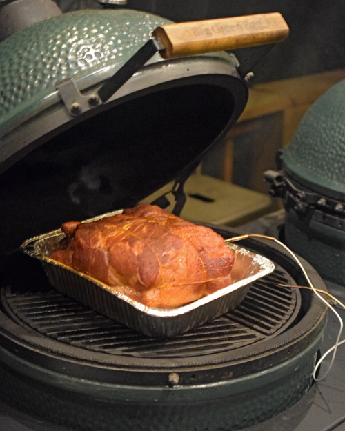 Smoking Pork Butts 2 Ways on the Big Green Eggs