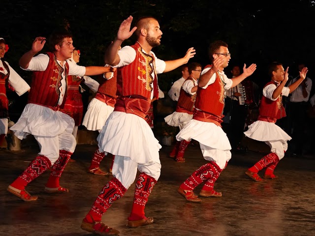 Bild des Tages  - Oteks Folk aus Ohrid bei der Europäischen Jugendwoche auf Burg Ludwigstein