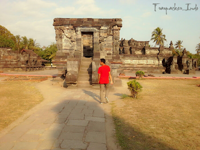 Candi naga