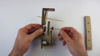 Tutorial Cara Membuat Robot Sederhana dari Kardus
