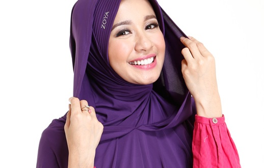 5 WANITA  BERJILBAB TERCANTIK DI INDONESIA  2022