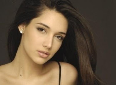  Amelia Vega (Pemenang Miss Universe 2003)