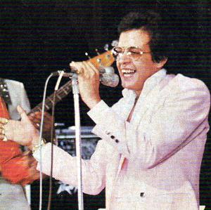 Foto de Héctor Lavoe cantando