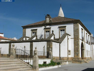 BUILDING / Edificio dos Paços do Concelho (Municipio), Castelo de Vide, Portugal