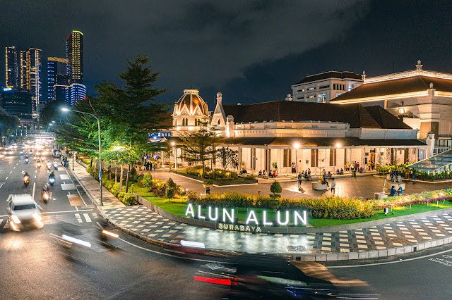 alun alun surabaya