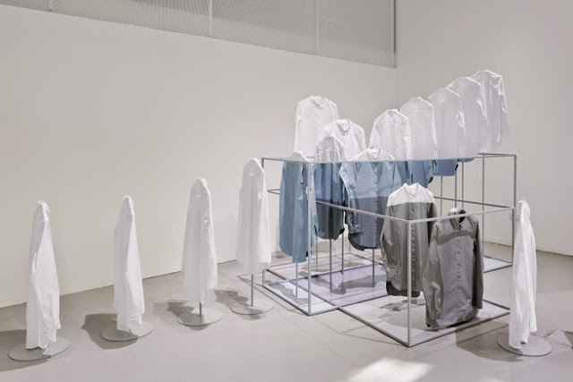 Nendo, instalación para COS en el Salone del Mobile en Milán