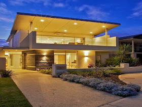 FACHADAS DE CASA CON BALCONES