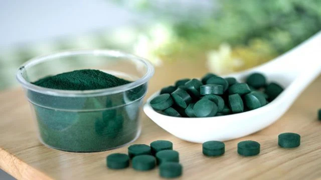 Spirulina Ke Fayde Aur Nuksan In Hindi