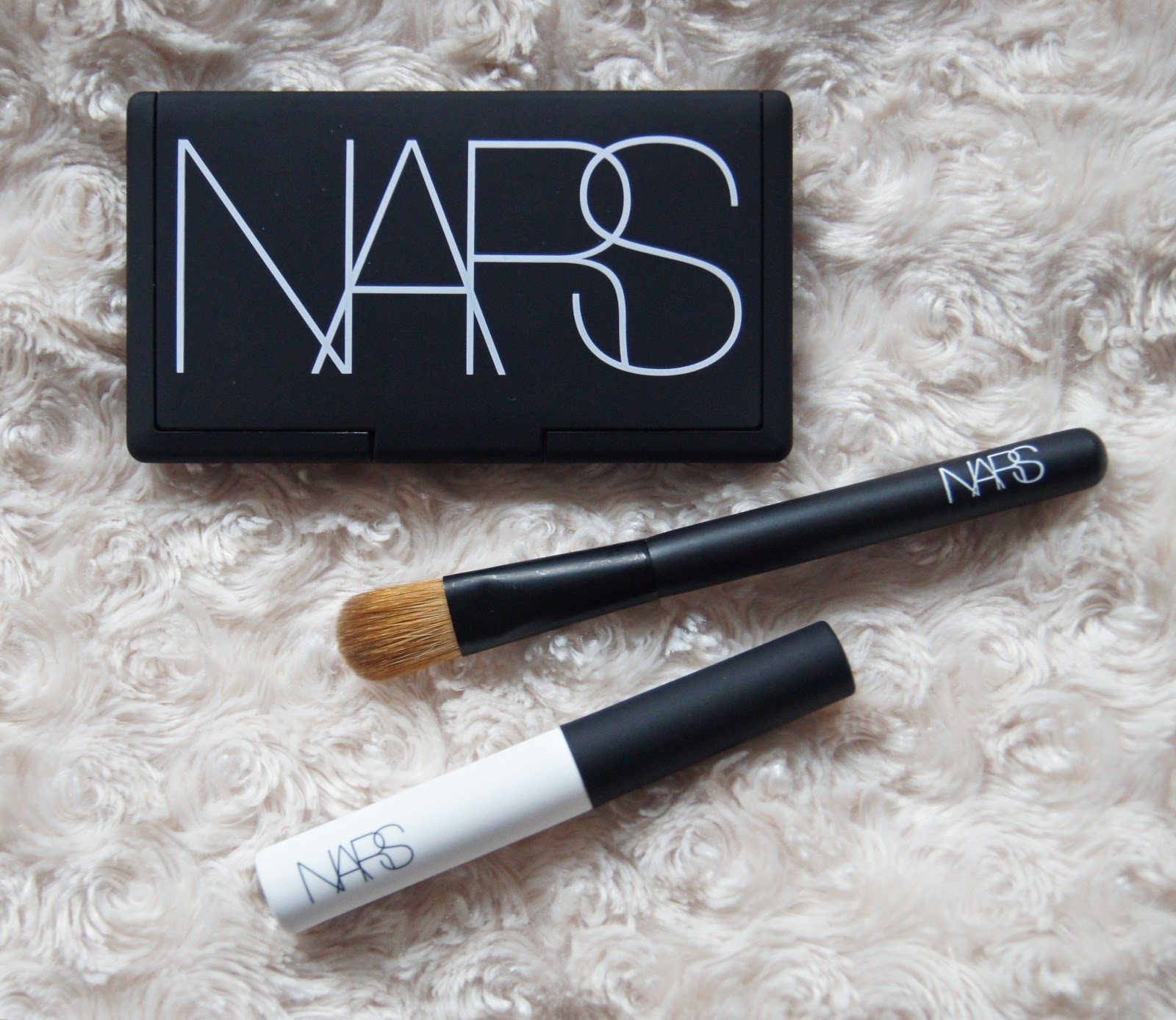 nars and god created the woman eyeshadow kit palette review