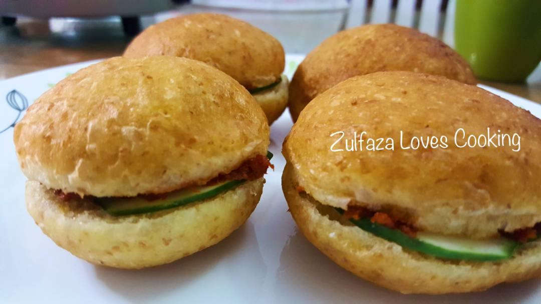 ZULFAZA LOVES COOKING: Burger Malaysia aka Pau Wholemeal 