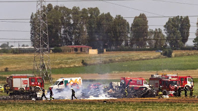 Cuatro muertos accidente avión militar en Sevilla