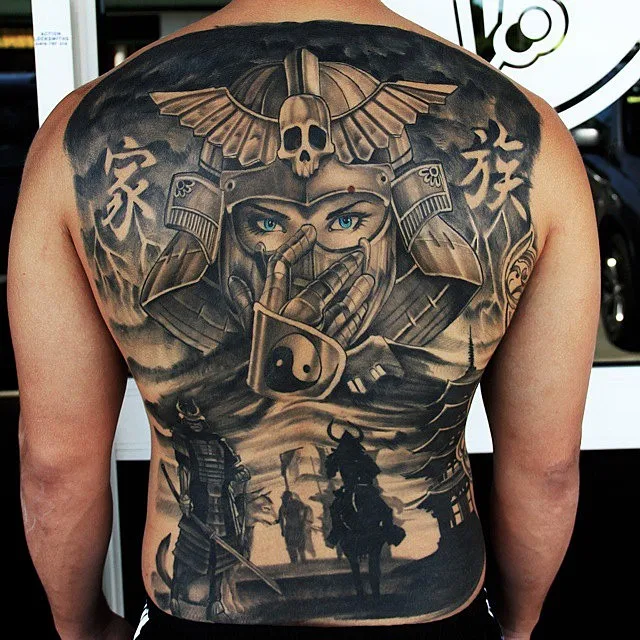 espectacular tatuaje e la espalda en 3d