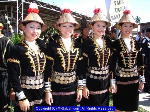 Adat Dan Budaya Etnik Di Malaysia: KAUM KADAZAN-205296