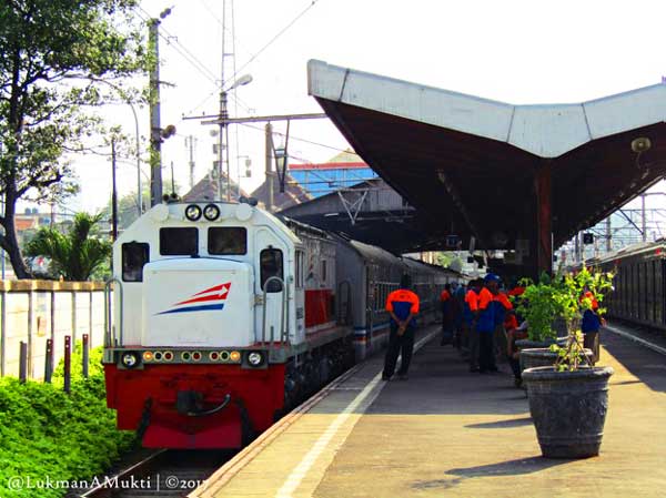 Kereta Api Matarmaja, Teman Sempurna Buat Backpacker Ke ...