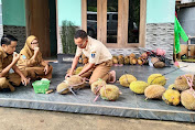Lezatnya Durian Lokal Slogohimo Yang Baru Dipanen