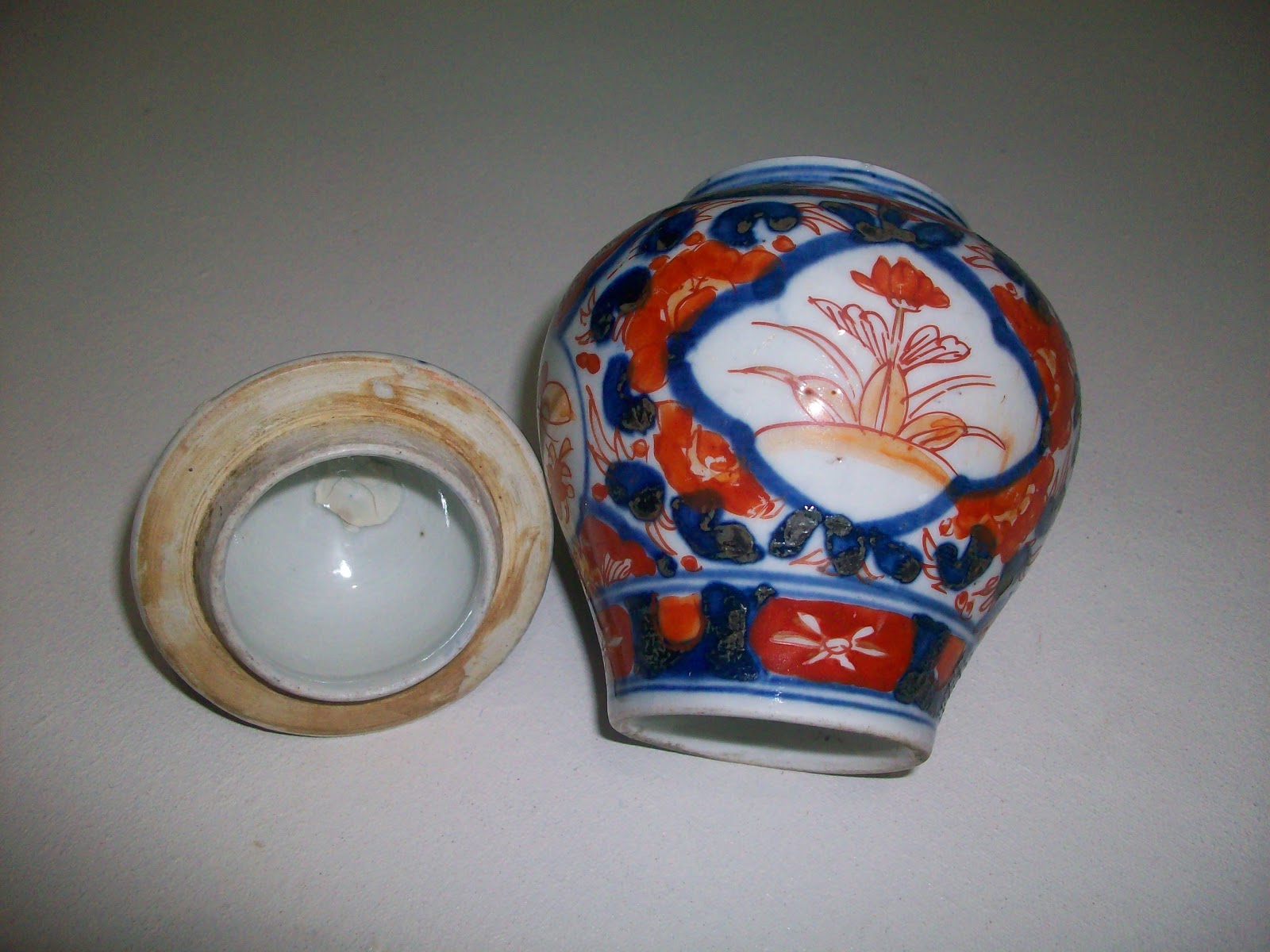  jual  kristal sabun keramik  antik vase imari bertutup