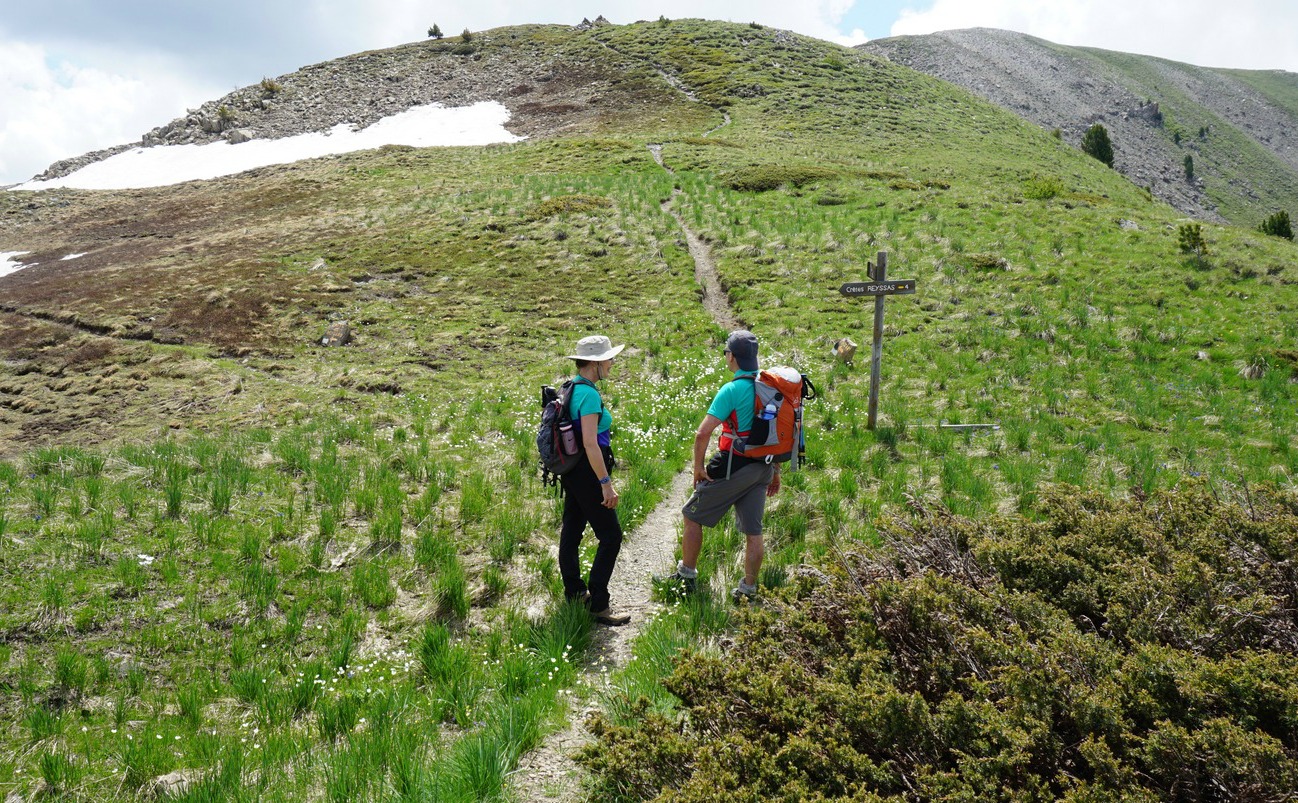 Approaching the summit of Razis