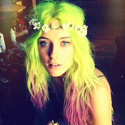 chloe norgaard, festival hair, green hair, lilac hair