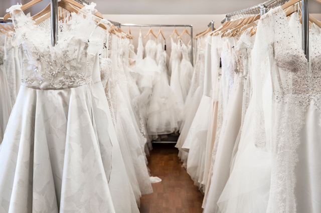 Choosing a Wedding Dress and Bridal Accessories - Top Tips