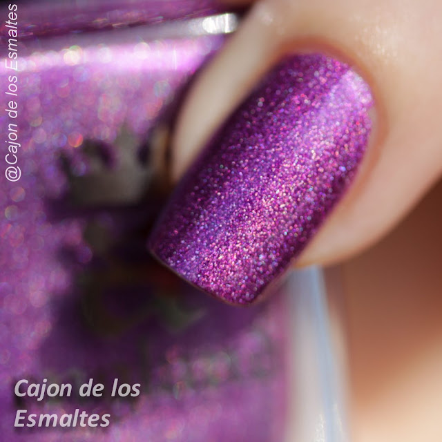 Macro - Holo disperso de Crown of Thistles