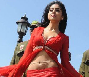 Shriya Saran - Shriya Saran Hot Pics