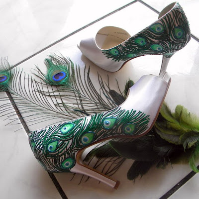 Peacock feather shoes are stylish and perfect for your wedding party