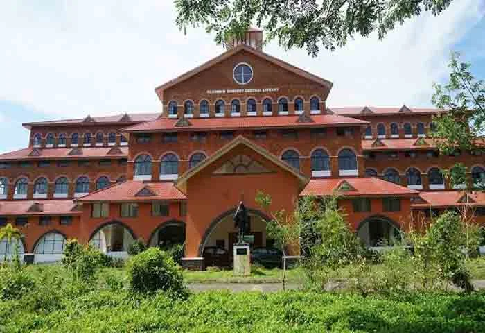 News,Kerala,State,Kannur,Protest,March,Top-Headlines,Protesters, college,Students, Private registration negligence: Parallel college bandh and Kannur university march by employees on December 6