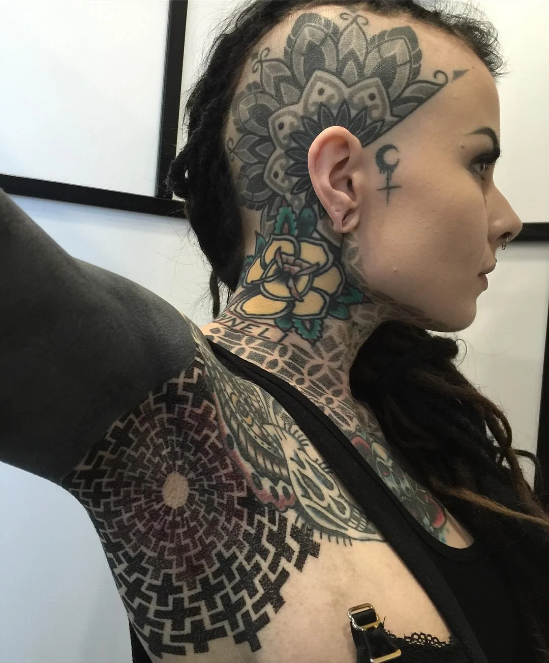 Tatuajes en las axilas para mujeres