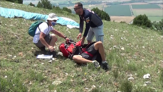 YAMAÇ PARAŞÜTÜ SPORCUSU KALKIŞ YAPARKEN DÜŞEREK KOLUNU KIRDI