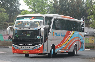 Foto Bus Rosalia Indah SHD348