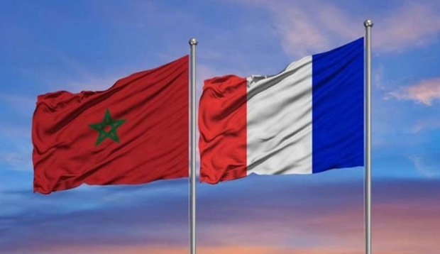 مسؤول مغربي يفضح مخططات فرنسا الابتزازية للمغرب باستخدام أذرعها الإعلامية