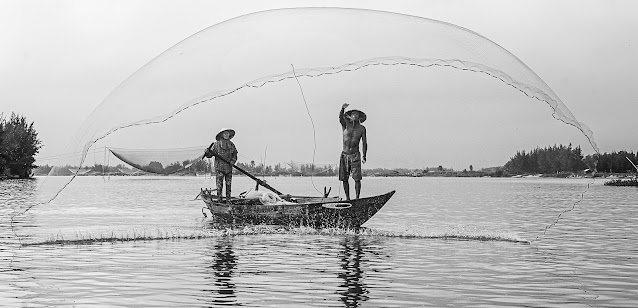 Fishing in Hoian