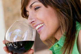 Las mujeres inteligentes beben más alcohol