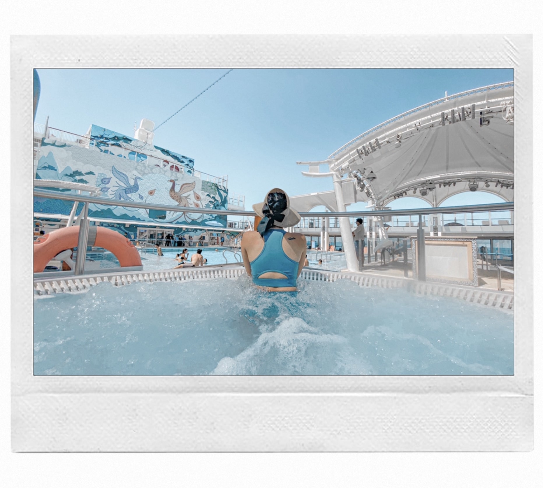 dream-cruise-jaccuzi-main-pool